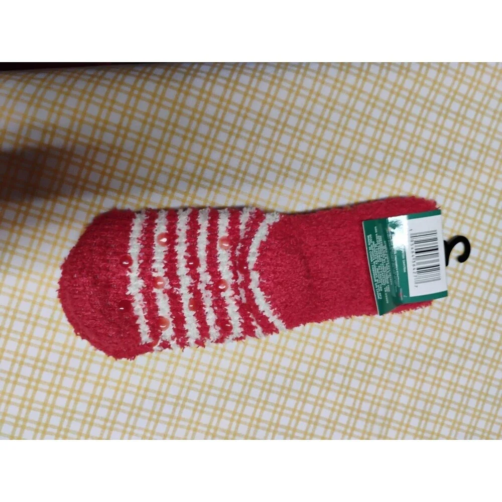 Kids size 7 Fuzzy socks Rudolf Snugadoo  Non Skid Bottom